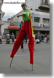 images/LatinAmerica/Ecuador/Quito/Children/boy-on-tall-stilts-2.jpg