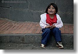 images/LatinAmerica/Ecuador/Quito/Children/girl-on-curb-2.jpg