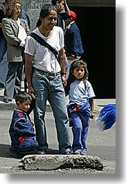 images/LatinAmerica/Ecuador/Quito/Children/smiling-woman-w-kids.jpg