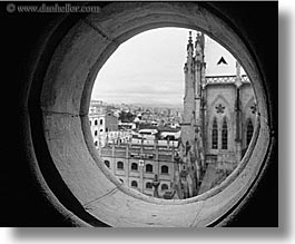 images/LatinAmerica/Ecuador/Quito/Churches/hole-view-to-cathedral-bw.jpg