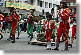 images/LatinAmerica/Ecuador/Quito/Men/family-band-in-red.jpg
