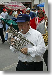 images/LatinAmerica/Ecuador/Quito/Men/man-n-french-horn.jpg