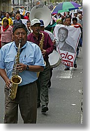 images/LatinAmerica/Ecuador/Quito/Men/men-playing-saxophones.jpg