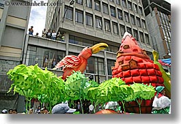 images/LatinAmerica/Ecuador/Quito/Misc/parrot-parade-float.jpg