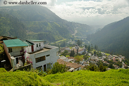 quito-valley-1.jpg