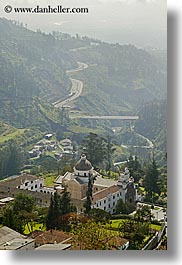 images/LatinAmerica/Ecuador/Quito/Misc/quito-valley-2.jpg