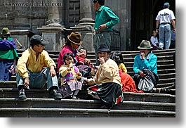 images/LatinAmerica/Ecuador/Quito/People/quechua-family-eating-on-stairs.jpg
