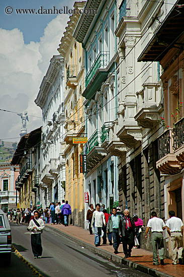 quito-street-2.jpg