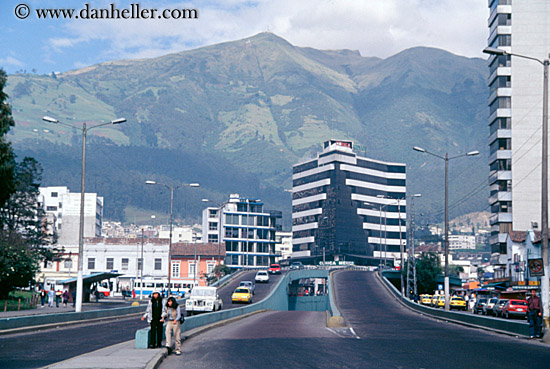 quito-street.jpg