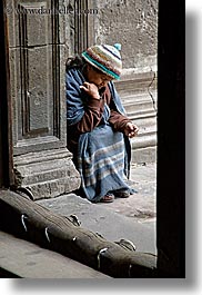 images/LatinAmerica/Ecuador/Quito/Women/beggar-woman-2.jpg