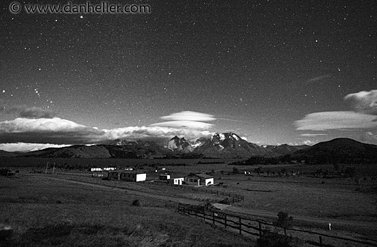 estancia-lazo-star-trails-5-bw.jpg