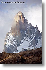 images/LatinAmerica/Patagonia/FitzRoy/fitzroy-peak-1.jpg