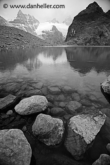 laguna-torre-bw.jpg