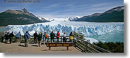 images/LatinAmerica/Patagonia/MorenoGlacier/GlacierViewing/glacier-viewing-pano.jpg
