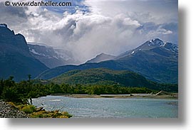 images/LatinAmerica/Patagonia/Mountains/mtns-n-lake.jpg