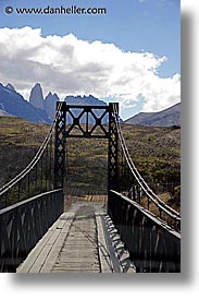 images/LatinAmerica/Patagonia/TorresDelPaine/bridge-to-torres.jpg