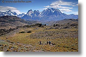 images/LatinAmerica/Patagonia/TorresDelPaine/hiking-towards-torres-4.jpg