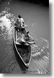 images/LatinAmerica/Peru/Amazon/RiverPeople/old-rower-2-bw.jpg
