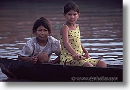 images/LatinAmerica/Peru/Amazon/RiverPeople/rvr-children-13.jpg