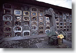 images/LatinAmerica/Peru/Cuzco/Cemetery/cemetery-0010.jpg