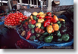 images/LatinAmerica/Peru/Cuzco/Market/market-0013.jpg