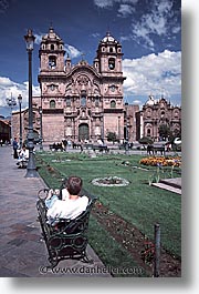 images/LatinAmerica/Peru/Cuzco/Plaza/plaza-des-armas-2.jpg