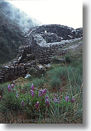images/LatinAmerica/Peru/IncaTrail/Ruins/phuyupatamarka-0001.jpg