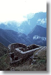 images/LatinAmerica/Peru/IncaTrail/Ruins/phuyupatamarka-0002.jpg