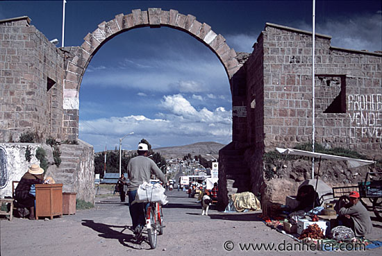 bolivia-peru-border.jpg