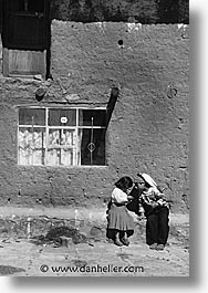 images/LatinAmerica/Peru/Titicaca/Taquile/people-0002.jpg
