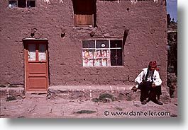 images/LatinAmerica/Peru/Titicaca/Taquile/people-0007.jpg
