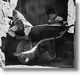 images/LatinAmerica/Peru/Titicaca/Taquile/wheelbarrow-kids.jpg