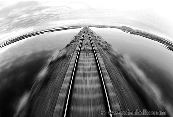 train-0015-bw.jpg