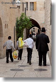 images/MiddleEast/Israel/Jerusalem/People/jewish-family-walking.jpg