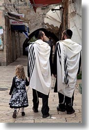 images/MiddleEast/Israel/Jerusalem/People/jewish-men-walking-w-girl.jpg