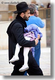 images/MiddleEast/Israel/Jerusalem/People/man-carrying-girl.jpg