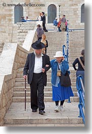 images/MiddleEast/Israel/Jerusalem/People/man-n-woman-on-cell-phone.jpg