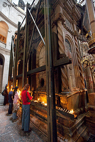 shrine-of-christs-tomb-1.jpg