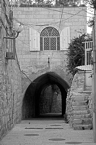 stairs-n-tunnel-4-bw.jpg