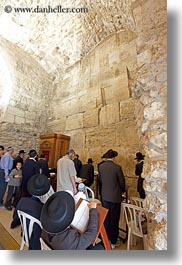 images/MiddleEast/Israel/Jerusalem/WesternWall/men-praying-4.jpg