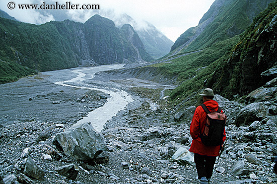 fox-glacier-gorge-hikers-1.jpg