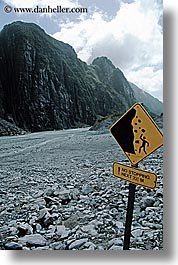 images/NewZealand/FoxGlacier/rock-slide-sign.jpg