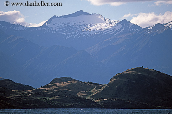 lake-wanaka-n-mtns-1.jpg