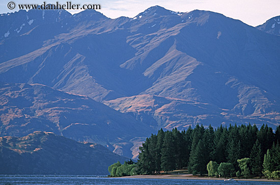 lake-wanaka-n-mtns-4.jpg