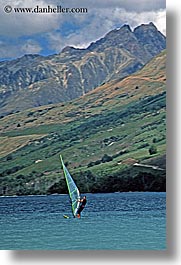 images/NewZealand/LakeWanaka/windsurfer-on-lake-1.jpg