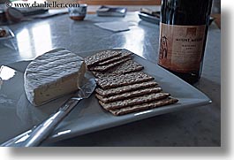 images/NewZealand/Misc/cheese-crackers-n-wine.jpg