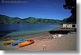 images/NewZealand/QueenCharlotte/colorful-kayaks-2.jpg