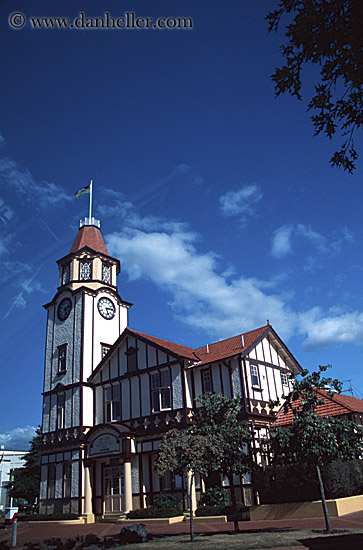 rotorua-visitor-center.jpg