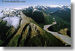 images/NewZealand/SouthernAlps/mountains-n-valley-04.jpg