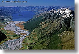 images/NewZealand/SouthernAlps/mountains-n-valley-06.jpg